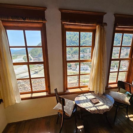 Guest House Panorama Berat Exterior photo