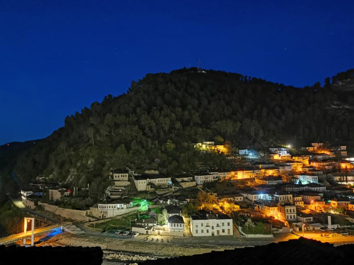 Guest House Panorama Berat Exterior photo