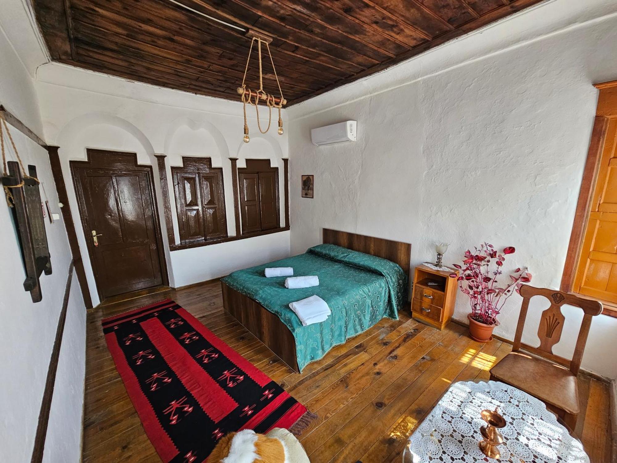 Guest House Panorama Berat Exterior photo