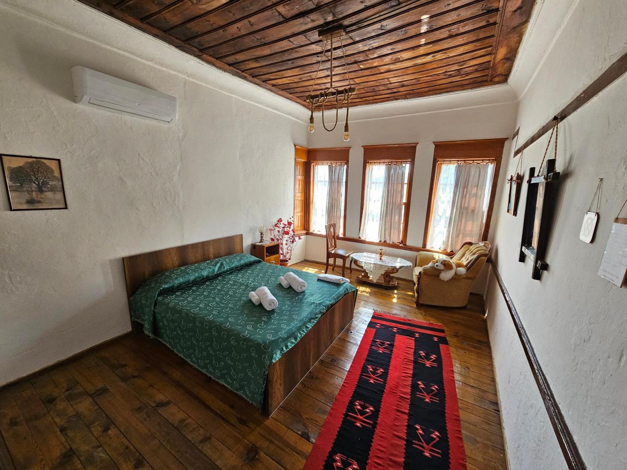 Guest House Panorama Berat Exterior photo