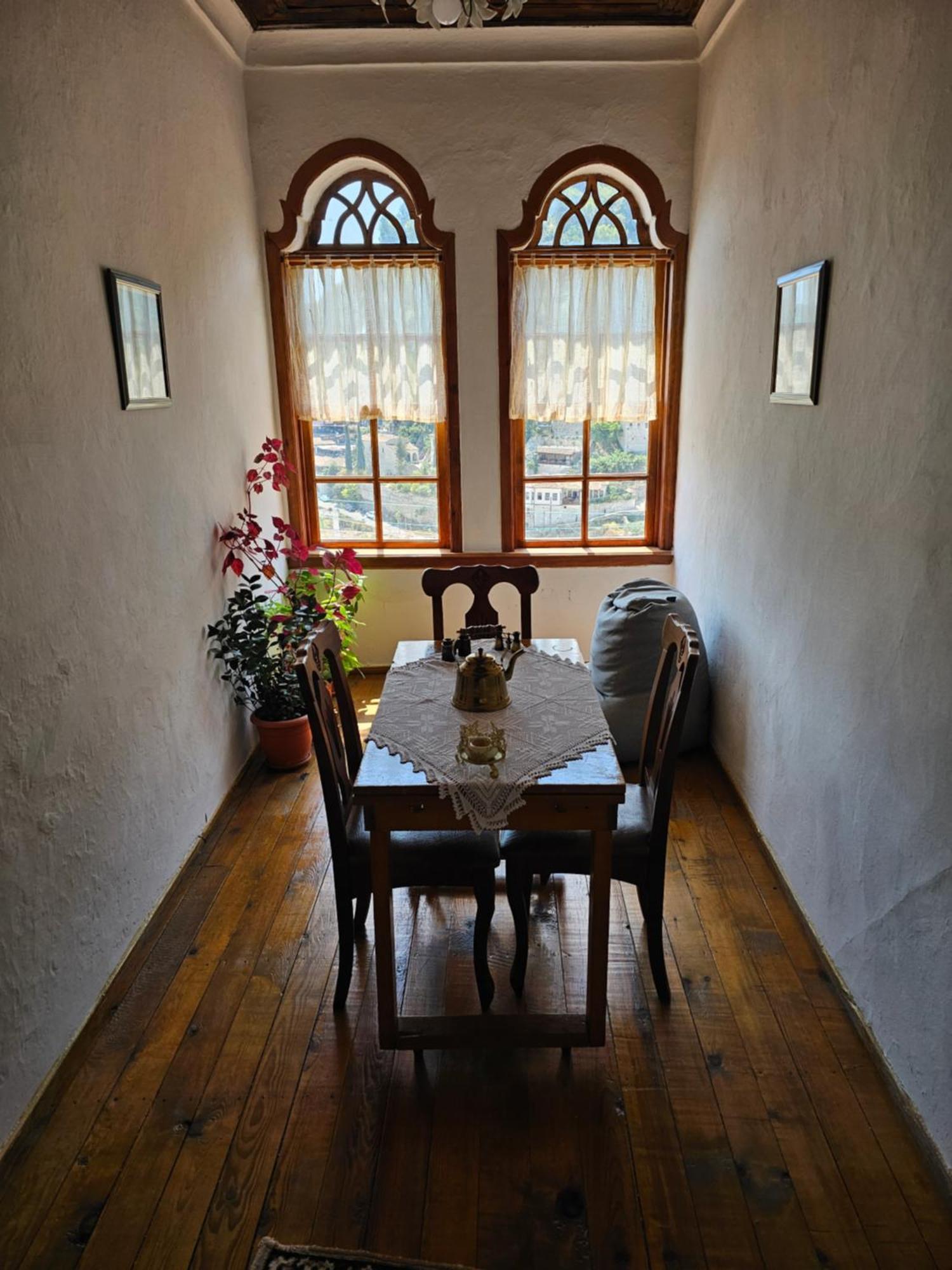 Guest House Panorama Berat Exterior photo